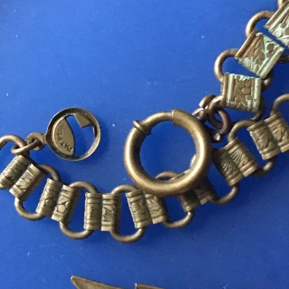 Vintage Calla Lily and Leaf Necklace - Picture 4 of 4